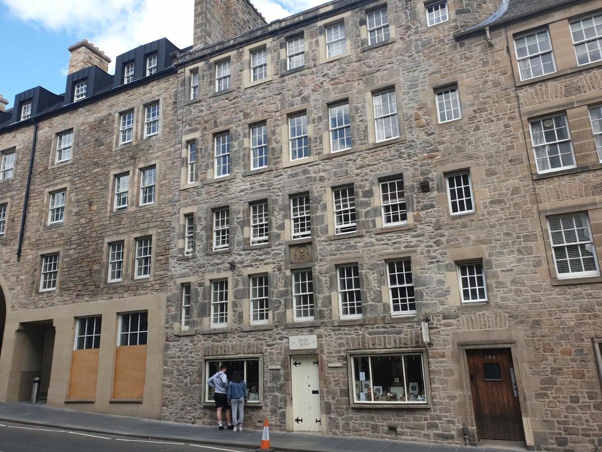 Canongate - Spacious And Historic 2 Bed Flat On Royal Mile Appartement Edinburgh Buitenkant foto