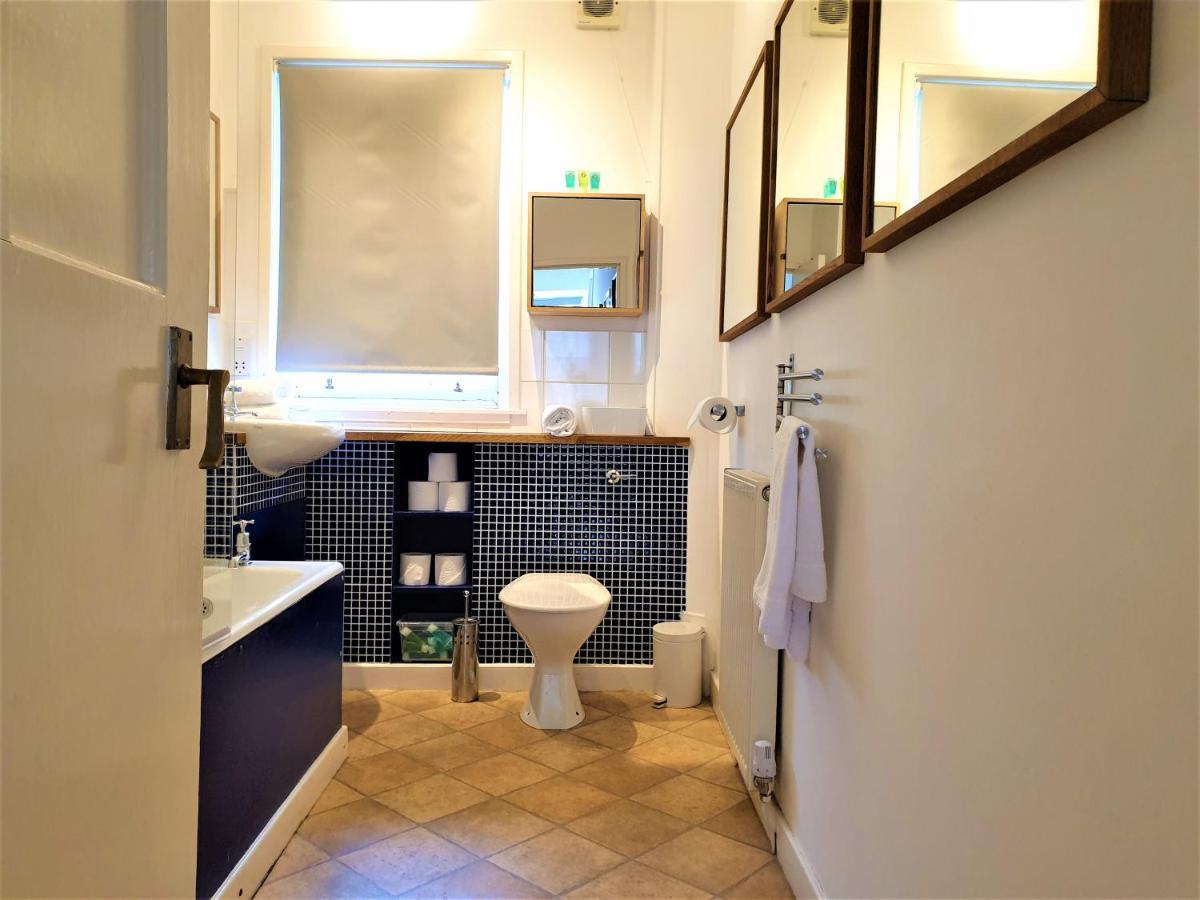 Canongate - Spacious And Historic 2 Bed Flat On Royal Mile Appartement Edinburgh Buitenkant foto